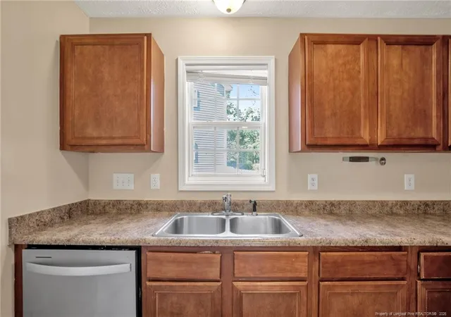 Photo 4 of Single family home for sale at 1631 Silver Ridge Ct, Fayetteville, NC 28304 | MLS# 770900 | Listing updated on 2026-10-28