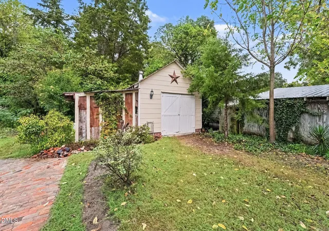 Photo 4 of Sale Pending at 315 Park Ave, Goldsboro, NC 27530 | MLS# 10199384 | Listing updated on 2026-10-27