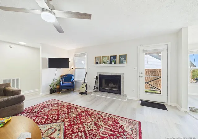 Photo 4 of Single family home for sale at 317 Abbottswood Dr, Fayetteville, NC 28301 | MLS# 771213 | Listing updated on 2026-10-21