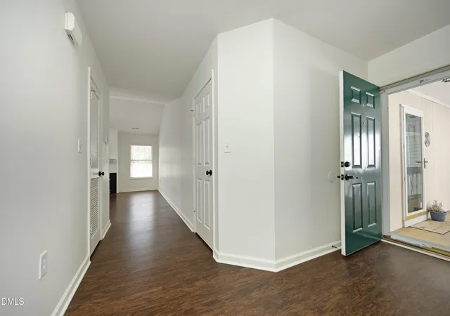 Listing Photo 3 - Condo for sale in building located at 521 Renshaw Ct, Cary, NC 27518