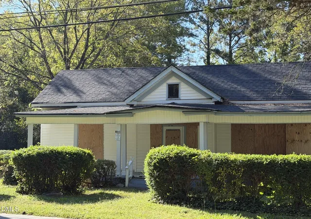 Photo 4 of Sale Pending at 340 Henderson St, Oxford, NC 27565 | MLS# 10199649 | Listing updated on 2026-10-28