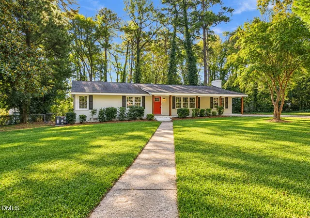 Photo 3 of Sale Pending at 2950 Glenridge Dr, Raleigh, NC 27604 | MLS# 10199901 | Listing updated on 2026-10-28