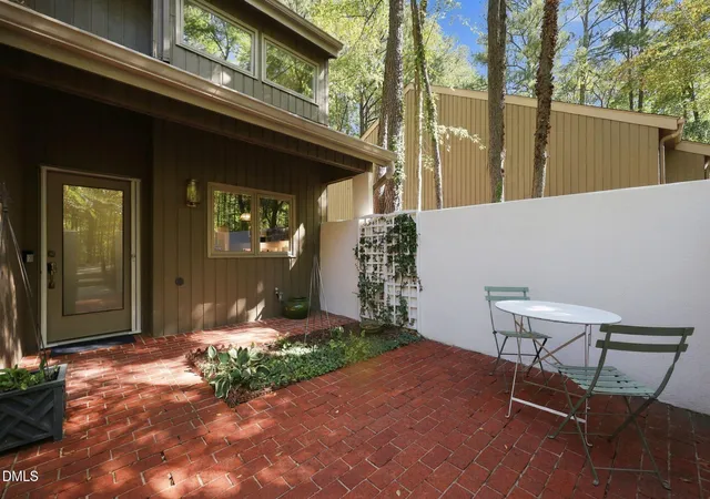 Photo 4 of Townhouse for sale at 5 Banstead Pl, Chapel Hill, NC 27517 | MLS# 10199843 | Listing updated on 2026-10-27