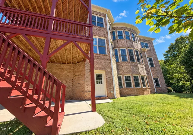 Photo 4 of Single family home for sale at 141 Westongate Way, Cary, NC 27513 | MLS# 10199819 | Listing updated on 2026-10-29