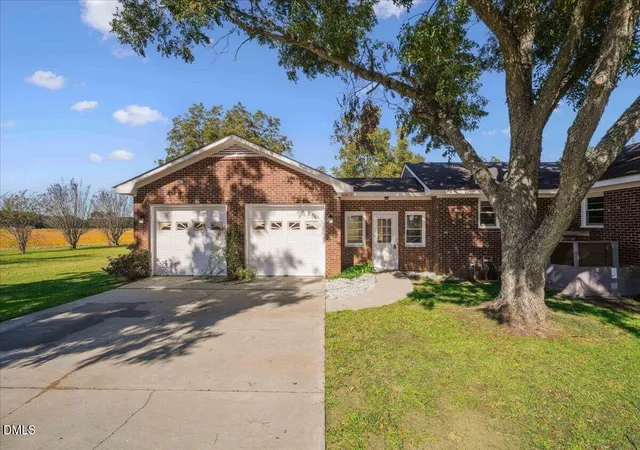 Photo 2 of Single family home for sale at 1142 S Jordans Chapel Rd, Mount Olive, NC 28365 | MLS# 10200071 | Listing updated on 2026-10-23