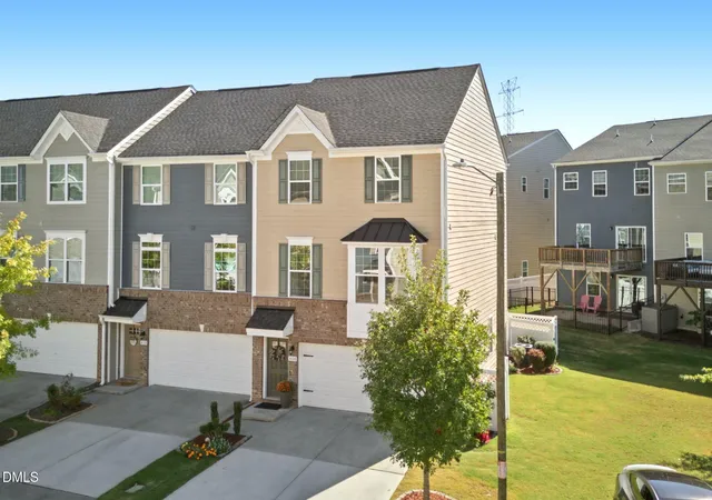 Townhouse for sale at 408 Cross Country Way, Durham, NC 27703 | MLS# 10200190