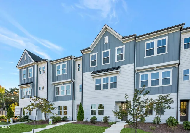 Photo 3 of Townhouse for sale at 1016 Zelkova Ln, Chapel Hill, NC 27517 | MLS# 10200036 | Listing updated on 2026-10-29