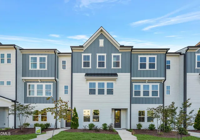 Photo 4 of Townhouse for sale at 1016 Zelkova Ln, Chapel Hill, NC 27517 | MLS# 10200036 | Listing updated on 2026-10-29