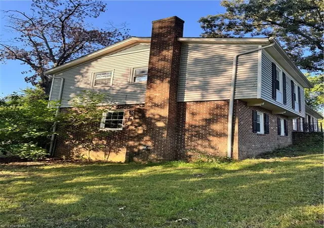 Photo 3 of Sale Pending at 2404 Revolan Ct, Greensboro, NC 27407 | MLS# 1236468 | Listing updated on 2026-10-07
