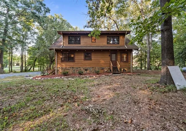 Photo 3 of Sale Pending at 587 Cagle Rd, Seagrove, NC 27341 | MLS# 1236062 | Listing updated on 2026-10-08