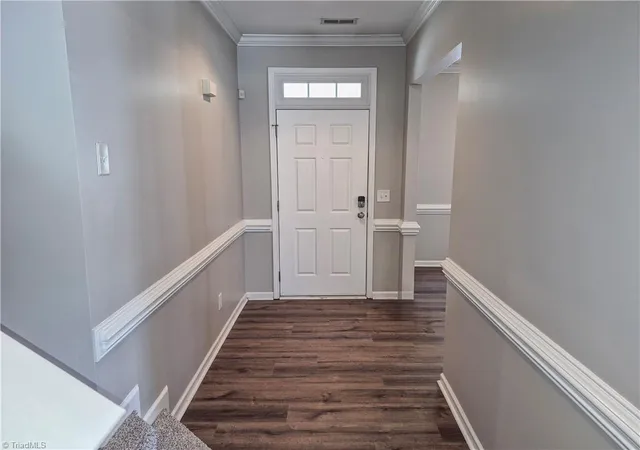 Photo 2 of Single family home for sale at 4061 Fountain Grv Dr, High Point, NC 27265 | MLS# 1235896 | Listing updated on 2026-10-06