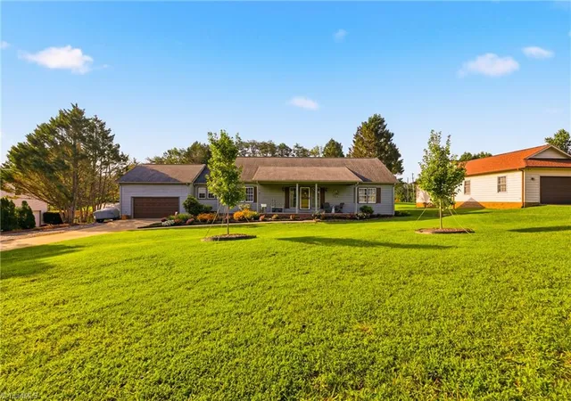 Photo 3 of Single family home for sale at 40 Candlewick Cvs Dr, Taylorsville, NC 28681 | MLS# 1234419 | Listing updated on 2026-09-13