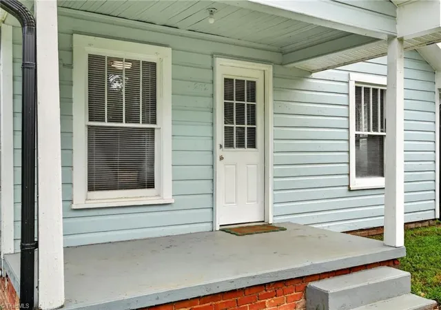 Photo 3 of Single family home for sale at 202 W Whitsett St, Graham, NC 27253 | MLS# 1234744 | Listing updated on 2026-09-20