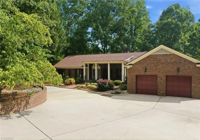 Photo 4 of Sale Pending at 2578 Keck Dr, Burlington, NC 27215 | MLS# 1233857 | Listing updated on 2026-09-12
