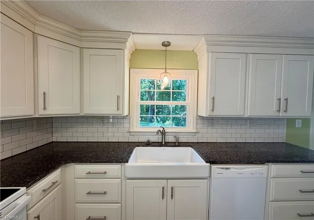 Photo 3 of Sale Pending at 802 Woodland Blvd, Wilkesboro, NC 28697 | MLS# 1235648 | Listing updated on 2026-09-16