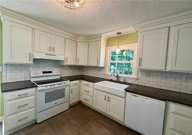 Photo 4 of Sale Pending at 802 Woodland Blvd, Wilkesboro, NC 28697 | MLS# 1235648 | Listing updated on 2026-09-16