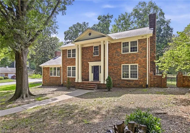 Photo 2 of Single family home for sale at 33 Kemp Rd E, Greensboro, NC 27410 | MLS# 1236299 | Listing updated on 2026-10-03