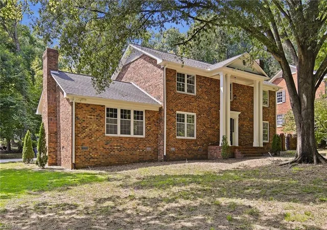 Photo 3 of Single family home for sale at 33 Kemp Rd E, Greensboro, NC 27410 | MLS# 1236299 | Listing updated on 2026-10-03
