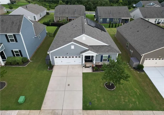 Photo 1 of Single family home for sale at 179 Willow Valley Dr, Mooresville, NC 28115 | MLS# 1234148 | Listing updated on 2026-09-01