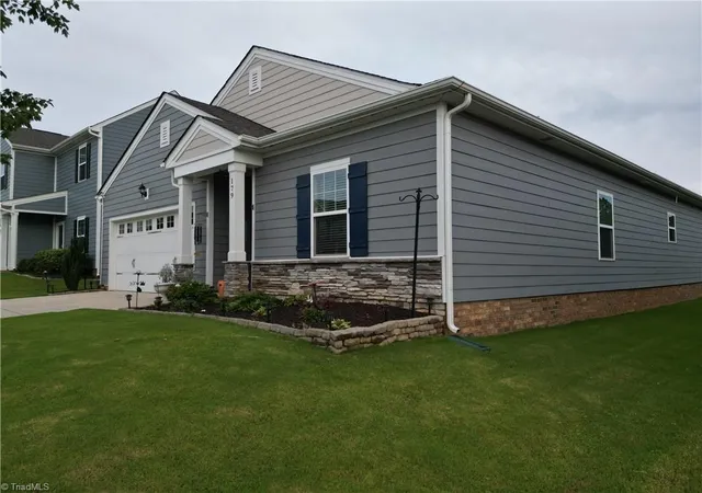 Photo 1 of Single family home for sale at 179 Willow Valley Dr, Mooresville, NC 28115 | MLS# 1234148 | Listing updated on 2026-09-01