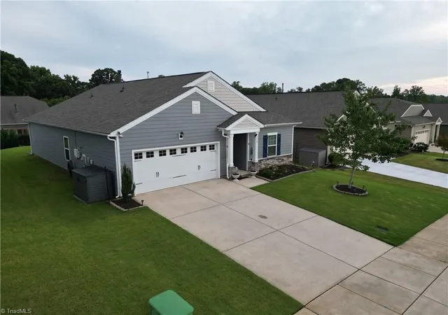 Photo 2 of Single family home for sale at 179 Willow Valley Dr, Mooresville, NC 28115 | MLS# 1234148 | Listing updated on 2026-09-01