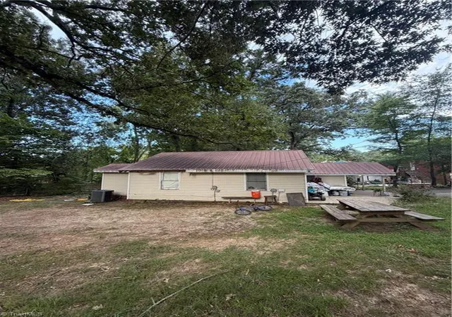 Photo 2 of Single family home for sale at 632 N Elm St, Asheboro, NC 27203 | MLS# 1234730 | Listing updated on 2026-09-06