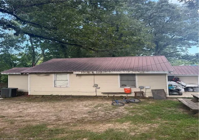 Photo 3 of Single family home for sale at 632 N Elm St, Asheboro, NC 27203 | MLS# 1234730 | Listing updated on 2026-09-06