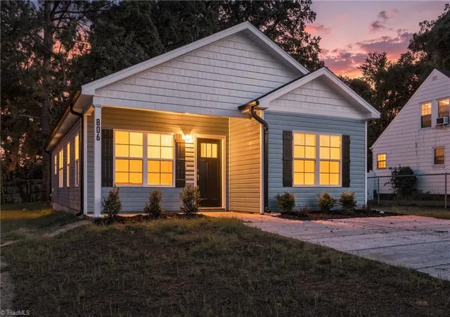 Photo 1 of Sale Pending at 806 High St, Burlington, NC 27215 | MLS# 1234886 | Listing updated on 2026-09-16