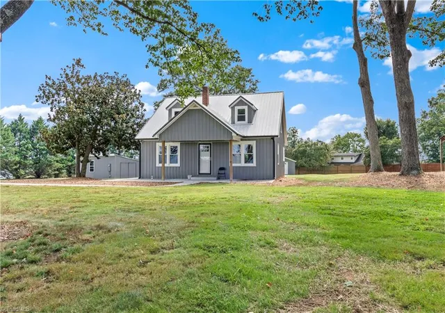 Photo 1 of Single family home for sale at 4752 W Old Us Hwy 421, Hamptonville, NC 27020 | MLS# 1235833 | Listing updated on 2026-09-21