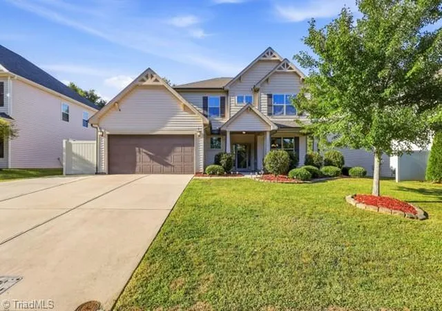 Photo 3 of Single family home for sale at 1435 Sawyer Ave, High Point, NC 27265 | MLS# 1235460 | Listing updated on 2026-10-03