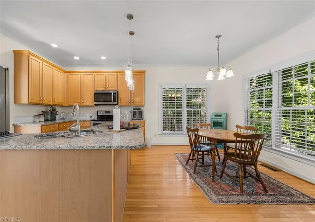 Photo 4 of Single family home for sale at 3915 Chadwyck Ct, Winston Salem, NC 27106 | MLS# 1239866 | Listing updated on 2026-10-25