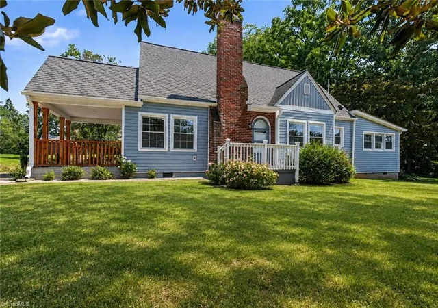 Single family home for sale at 933 E King St, King, NC 27021 | MLS# 1234207