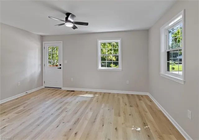 Photo 4 of Single family home for sale at 1009 Sykes Ave, Greensboro, NC 27405 | MLS# 1234839 | Listing updated on 2026-09-08