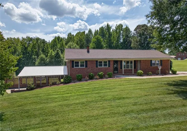 Photo 1 of Single family home for sale at 1335 Old Ml Farm Rd, Lexington, NC 27295 | MLS# 1234285 | Listing updated on 2026-09-10