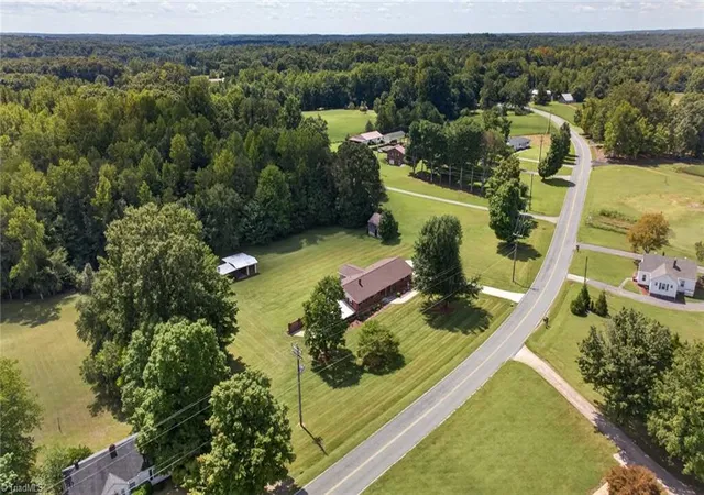 Photo 3 of Single family home for sale at 1335 Old Ml Farm Rd, Lexington, NC 27295 | MLS# 1234285 | Listing updated on 2026-09-10
