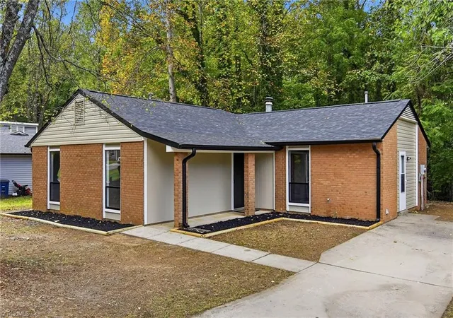 Photo 1 of Single family home for sale at 2613 Woodcreek Rd, Winston Salem, NC 27106 | MLS# 1238268 | Listing updated on 2026-10-26
