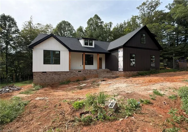 Photo 1 of Single family home for sale at 761 Brown Rd, King, NC 27021 | MLS# 1234754 | Listing updated on 2026-09-08