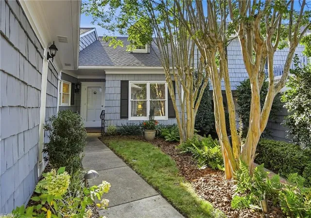 Photo 3 of Sale Pending at 1265 Kent Pl Ln, Winston Salem, NC 27104 | MLS# 1236405 | Listing updated on 2026-09-26