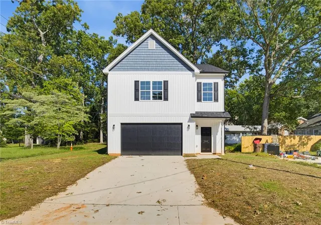Single family home for sale at 906 Twyckenham Dr, Greensboro, NC 27408 | MLS# 1239852