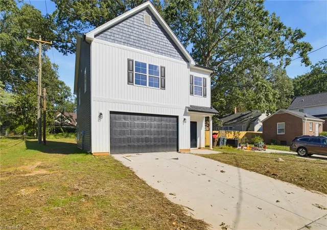 Photo 2 of Single family home for sale at 906 Twyckenham Dr, Greensboro, NC 27408 | MLS# 1239852 | Listing updated on 2026-10-28