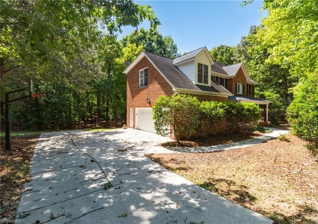 Photo 2 of Single family home for sale at 2607 Oxmoor Rd, Summerfield, NC 27358 | MLS# 1235225 | Listing updated on 2026-09-11