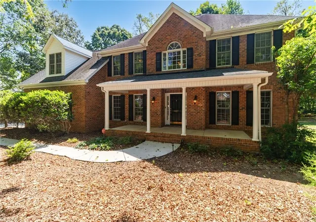 Photo 3 of Single family home for sale at 2607 Oxmoor Rd, Summerfield, NC 27358 | MLS# 1235225 | Listing updated on 2026-09-11