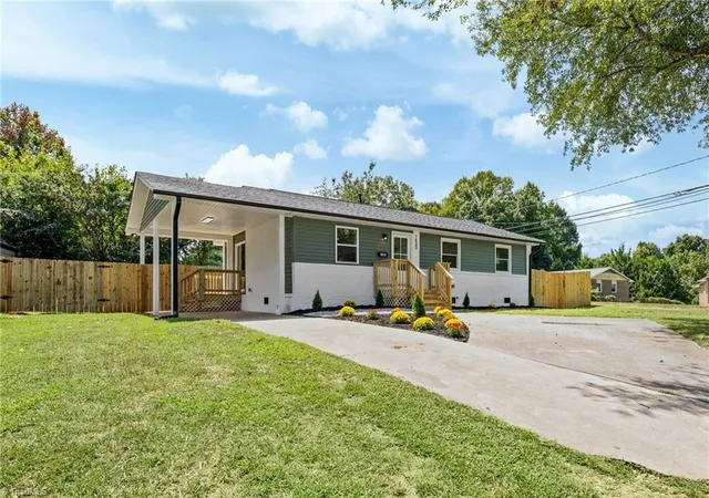 Photo 4 of Single family home for sale at 1400 E Sedgefield Dr, Winston Salem, NC 27107 | MLS# 1235331 | Listing updated on 2026-09-11
