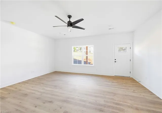 Photo 4 of Single family home for sale at 2118 Arbrook Ln, High Point, NC 27265 | MLS# 1239980 | Listing updated on 2026-10-24