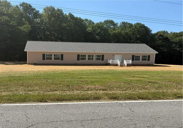 Photo 1 of Manufactured home for sale at 5101 Center Rd, Jonesville, NC 28642 | MLS# 1234147 | Listing updated on 2026-09-23