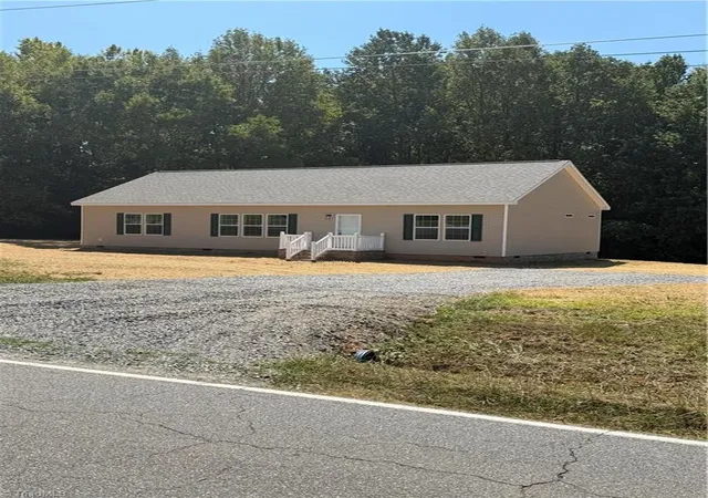 Photo 2 of Manufactured home for sale at 5101 Center Rd, Jonesville, NC 28642 | MLS# 1234147 | Listing updated on 2026-09-23