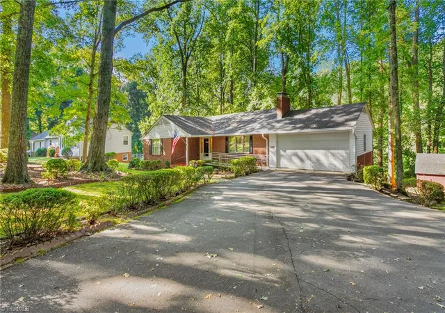 Photo 3 of Single family home for sale at 3430 Forest Ln, Pfafftown, NC 27040 | MLS# 1234972 | Listing updated on 2026-09-10