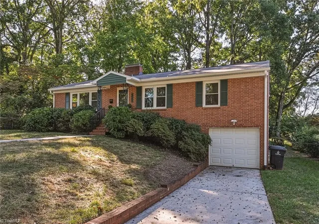 Photo 3 of Sale Pending at 2716 Patricia Ln, Winston Salem, NC 27103 | MLS# 1238527 | Listing updated on 2026-10-18
