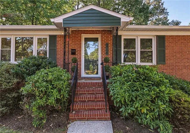 Photo 3 of Sale Pending at 2716 Patricia Ln, Winston Salem, NC 27103 | MLS# 1238527 | Listing updated on 2026-10-18