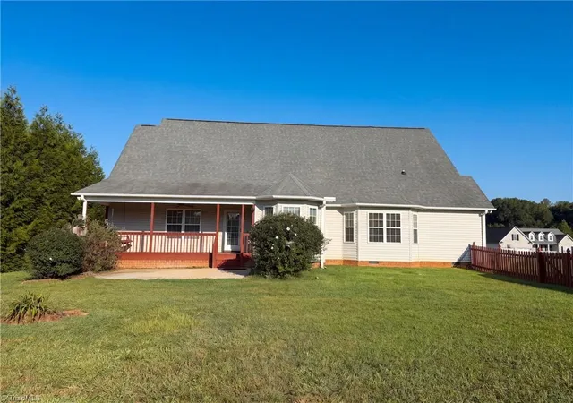 Photo 4 of Sale Pending at 4024 Tarmac Dr, Sophia, NC 27350 | MLS# 1234645 | Listing updated on 2026-09-17